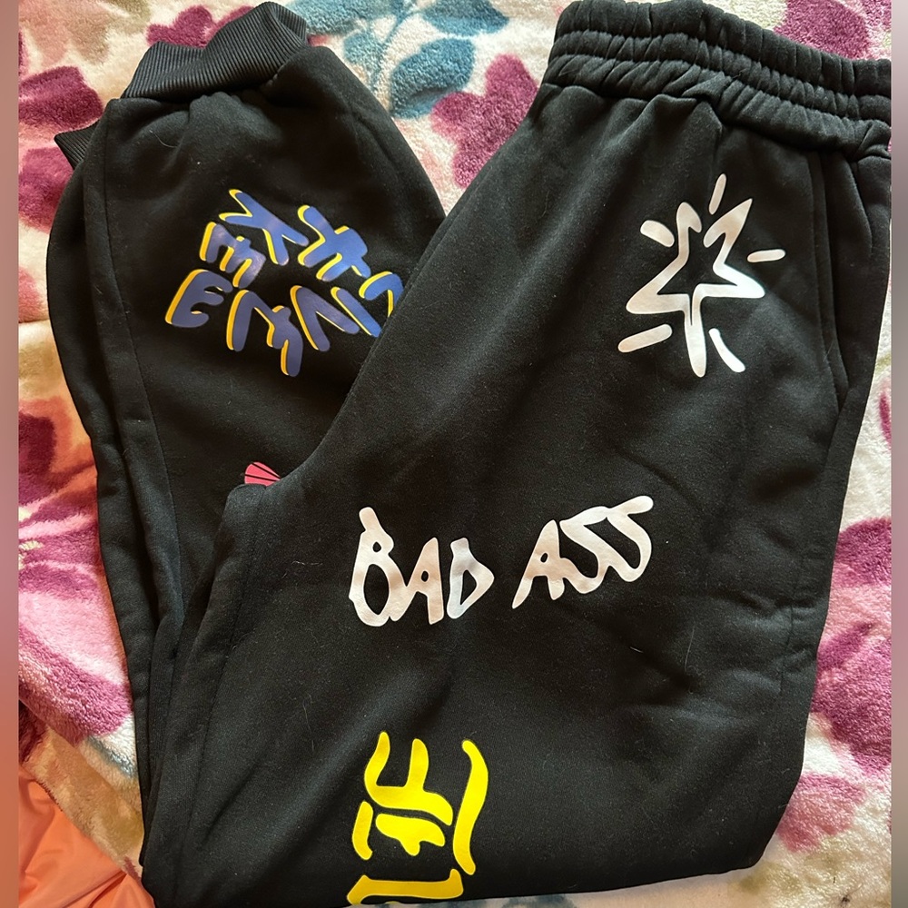 Sweatpants - Picture 2 of 3